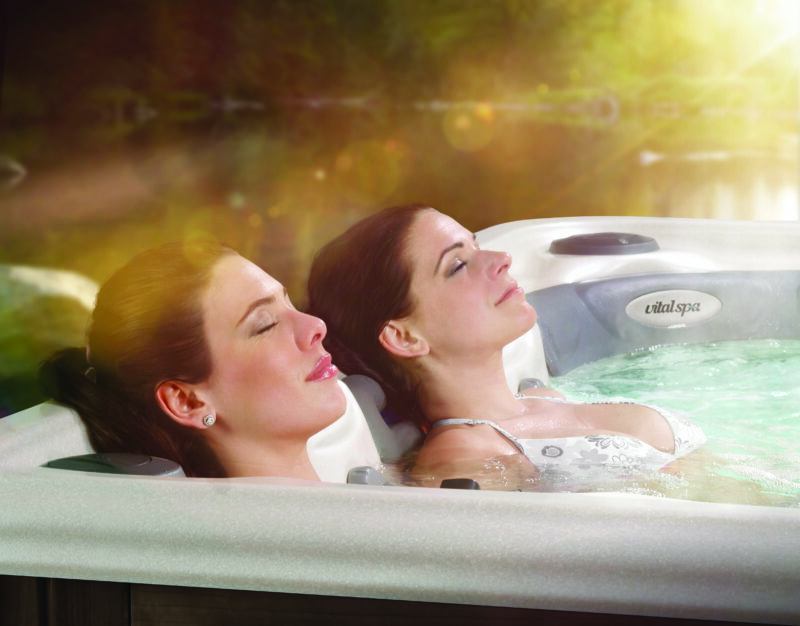 Vitalspa Jakuzzi élmény - kényelmes masszázsmedence